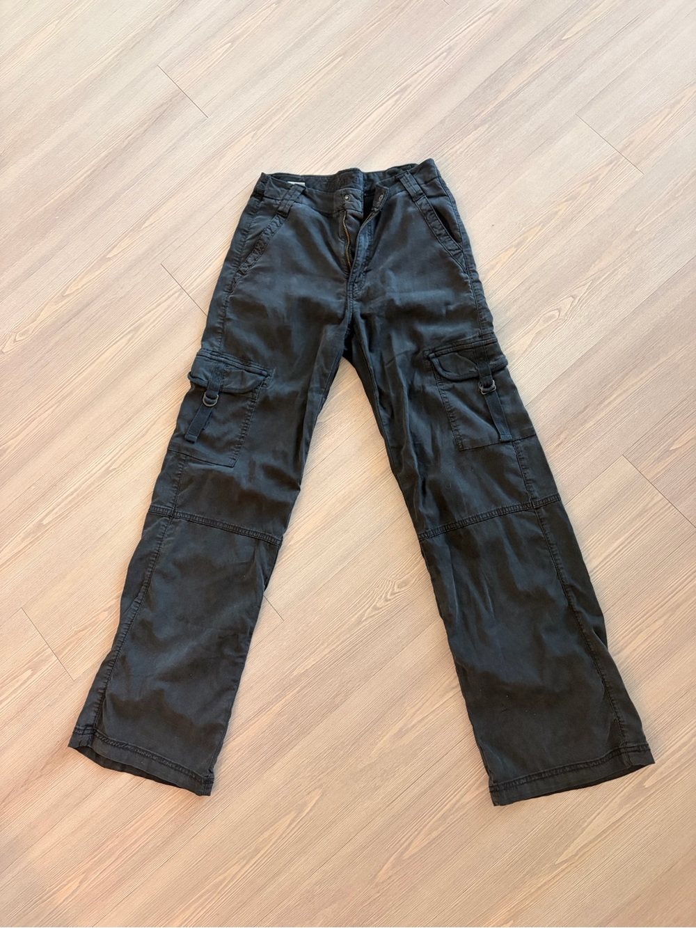 American Eagle Outfitters Black Straight-Leg Cargo Pants
